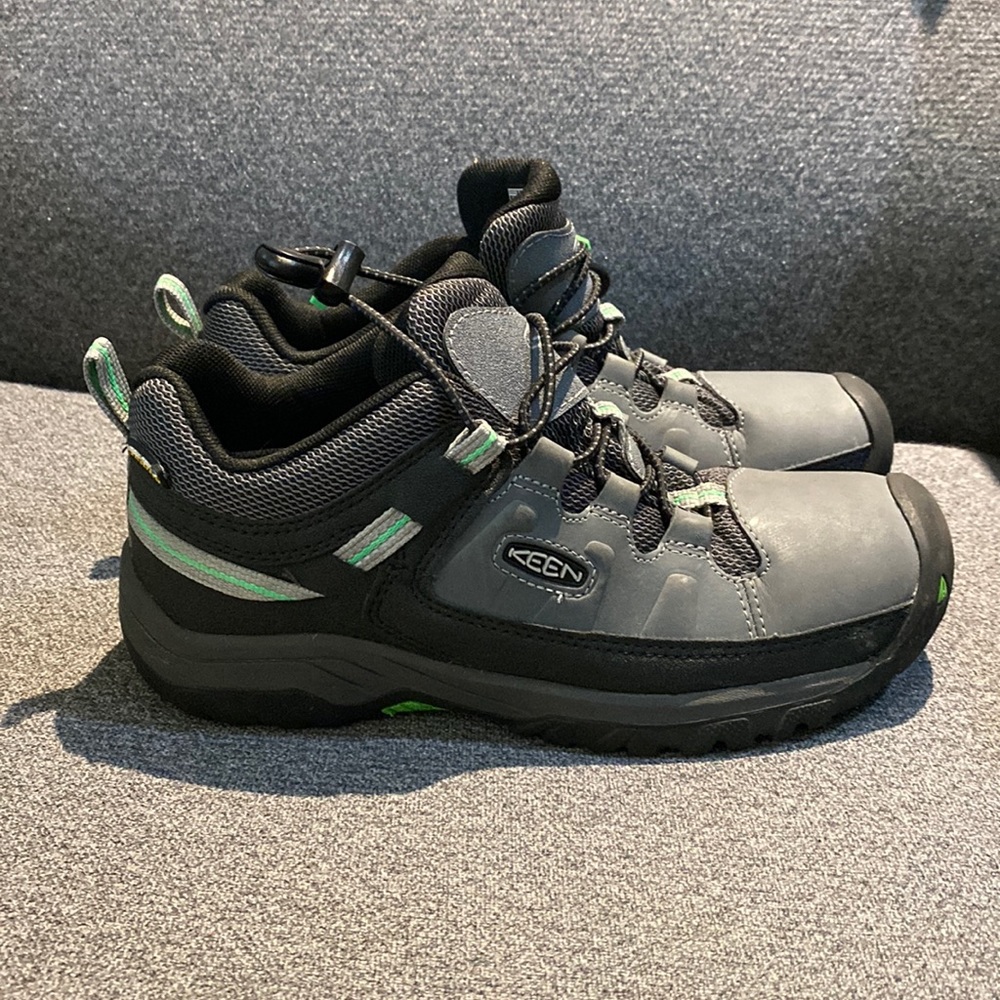 Keen Big Kids' Targhee Waterproof Shoe, size 4